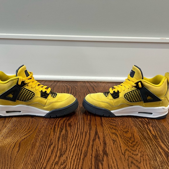 Nike Air Jordan Retro Big Kid size 4.5 - Picture 6 of 14